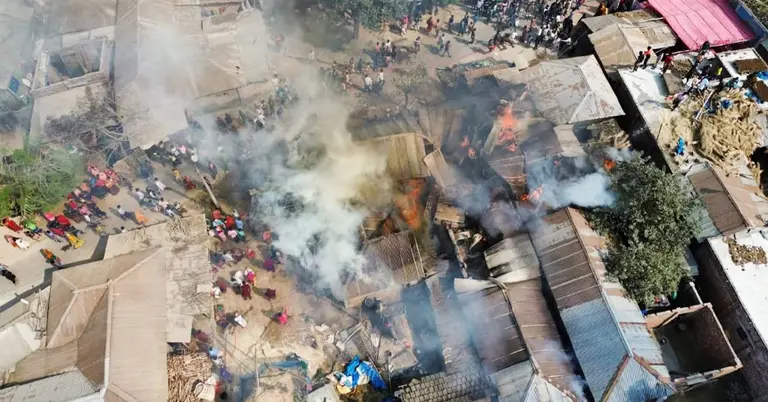 আগুনে পুড়ছে ঘরবাড়ি